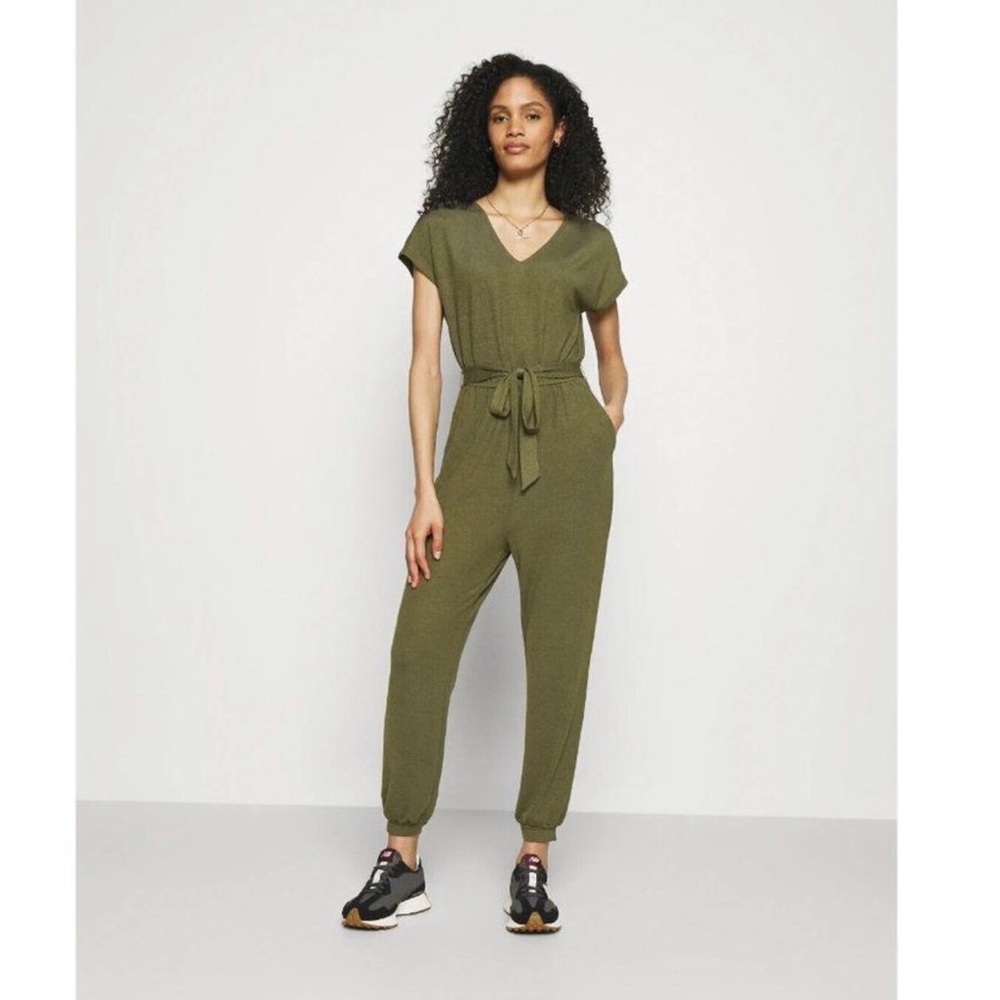 NEW Jumpsuit Gap